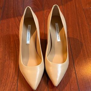 Diane von Furstenberg NudePumps. Never worn